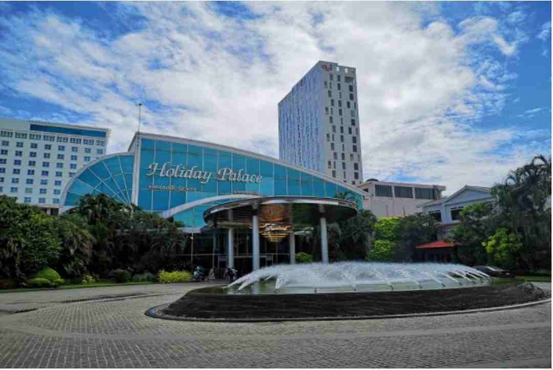 Holiday Palace Resort & Casino xứng tầm vươn mình ra thế giới